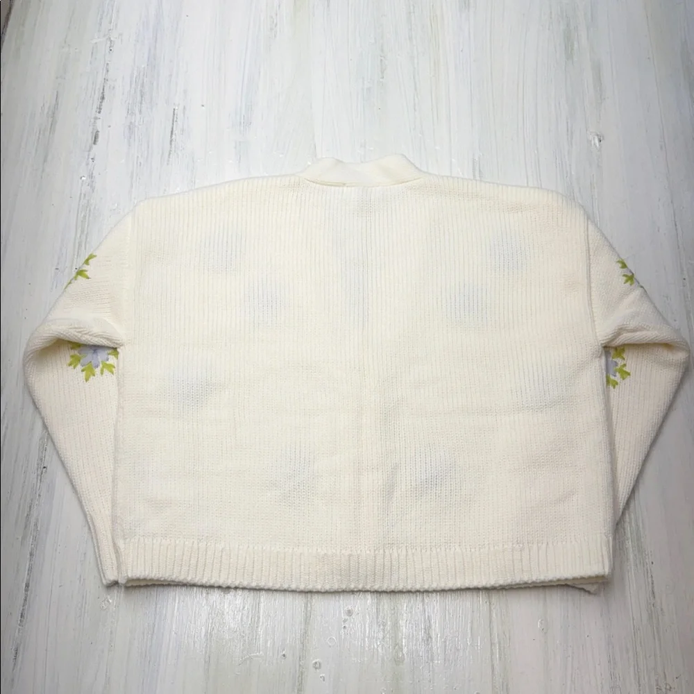 BB Dakota Old School Cream w/ Embroidered Floral Cardigan Sweater Sz S - Picture 10 of 11